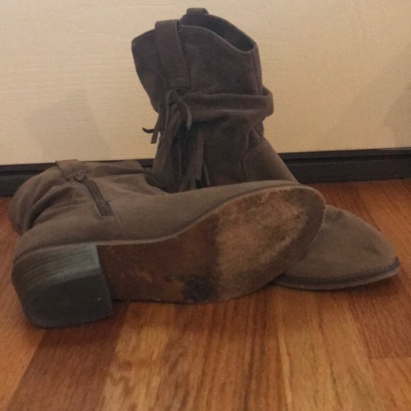 Suede fringe short boots size 7 1/2 - Picture 2 of 2